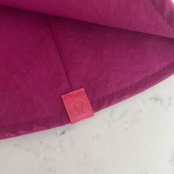 Lululemon wide brim bucket hat - Picture 2 of 3